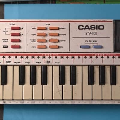 Casio PT-82 32-Key Mini Synthesizer 1980s - White