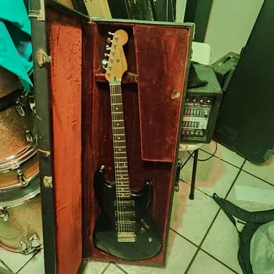 Squier Bullet 1987 Japan vintage Fender case image 3