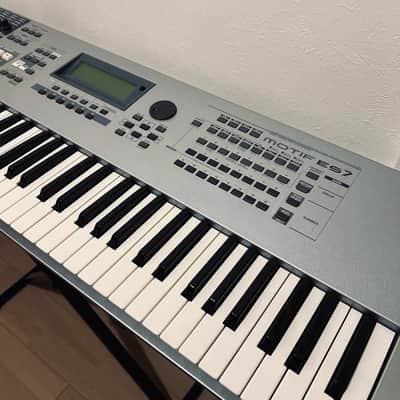 Yamaha Motif XS 7 Production Synthesizer used in mint conditon