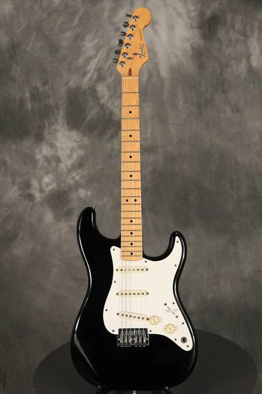 Fender Standard Stratocaster Hardtail (1983 - 1984) | Reverb