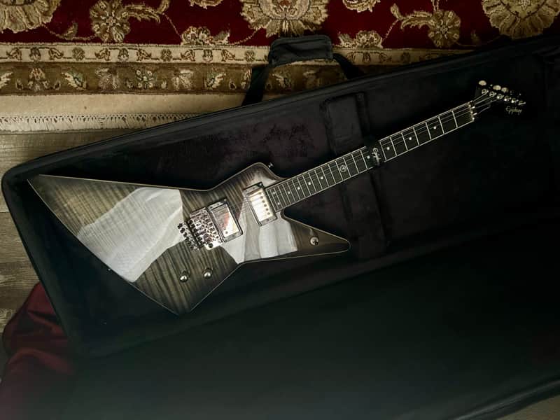 Epiphone Brendon Small Ghosthorse Explorer
