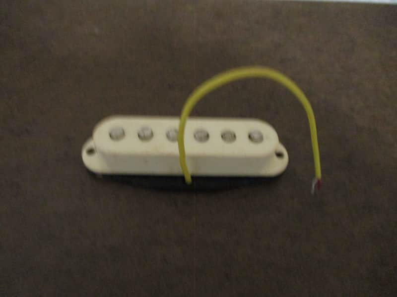 Fender Electric Guitar Pickup & Cover 3.2K 1990s/2000s - White Cover image 1