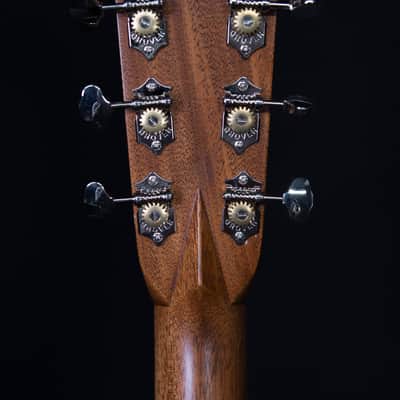 Martin OM-28 Acoustic Guitar, Natural image 10