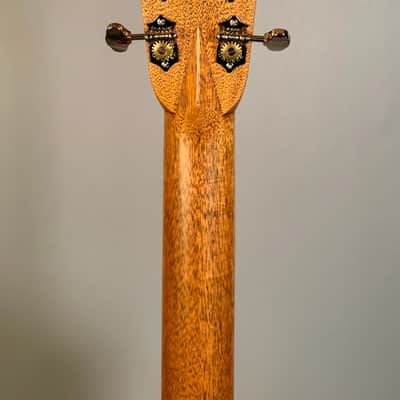 Martin Custom Shop 14-Fret 00 'Deep Body' Adirondack & Koa image 16