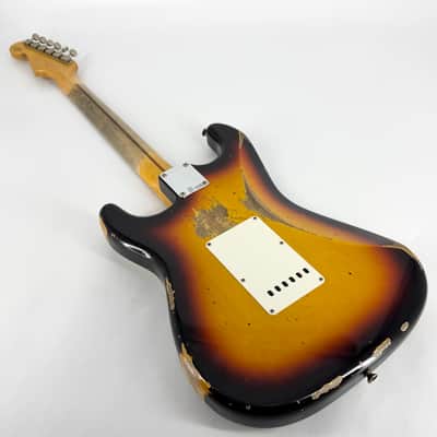 2023 Fender Custom Shop ’56 Heavy Relic Stratocaster – 3 Tone Sunburst image 4