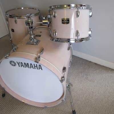 Yamaha Tour Custom Maple Drum Kit in Sakura White (Pink). 22,12,16 - Roadworn image 3