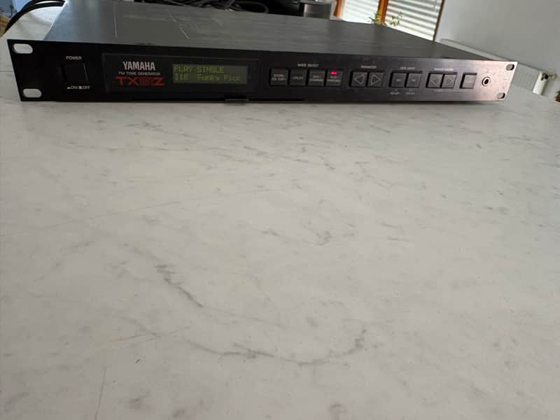 Yamaha TX81Z Rackmount FM Tone Generator 1987 - 1988 - Black image 1