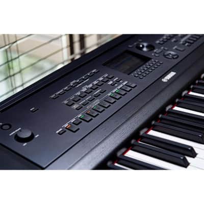 Yamaha DGX-670 88-Key Portable Grand Piano (Black) image 6