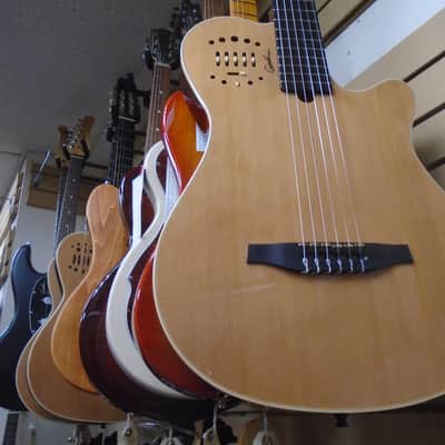 Godin Multiac Grand Concert Deluxe Sf w/bag image 1