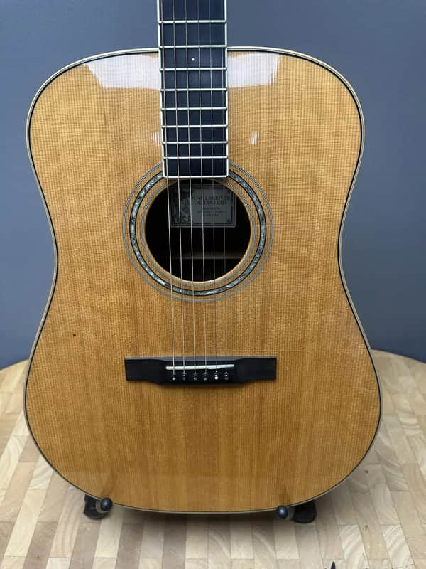 Larrivee D-09B
