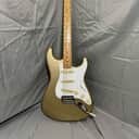 Abigail Ybarra custom shop pickups 50s Fender Stratocaster Classic Player Shoreline Gold