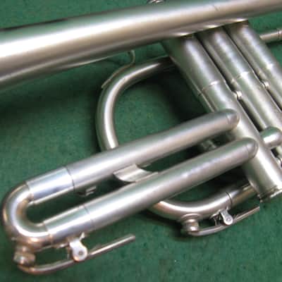Holton Super Collegiate Silver Cornet 1955 - Reconditioned - Case & Bach 7C MP image 12