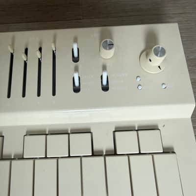 Vongon Replay 28-Key Digital Synthesizer 2024 - Present - Beige image 6
