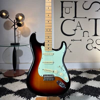 Fender Vintage RI 70's 3 Tone Burst Custom Build 7.8lb image 1