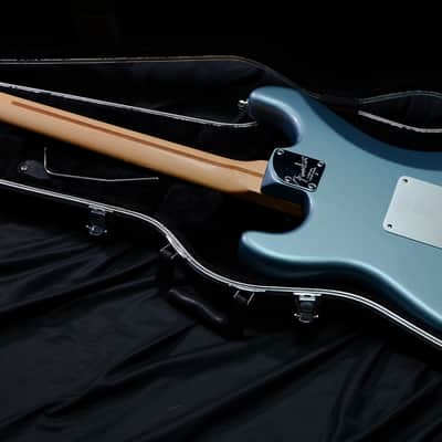 Fender FSR AMERICAN DELUXE STRATOCASTER SSS 2012 - Ice Blue Metallic image 8