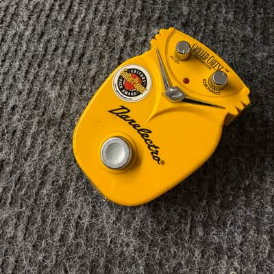Danelectro Grilled Cheese Distortion | Reverb Canada