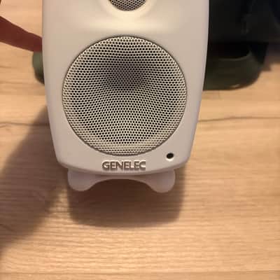 Genelec 6010a WHITE PAIR image 11
