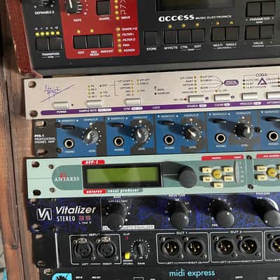 Access Virus B Desktop Digital Synthesizer 1999 - 2002 - Black / Red image 9