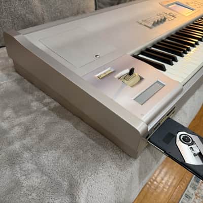 Korg Triton STUDIO 88 Workstation +FAST-SAFE-SHIP+ CDRW DRIVE image 3