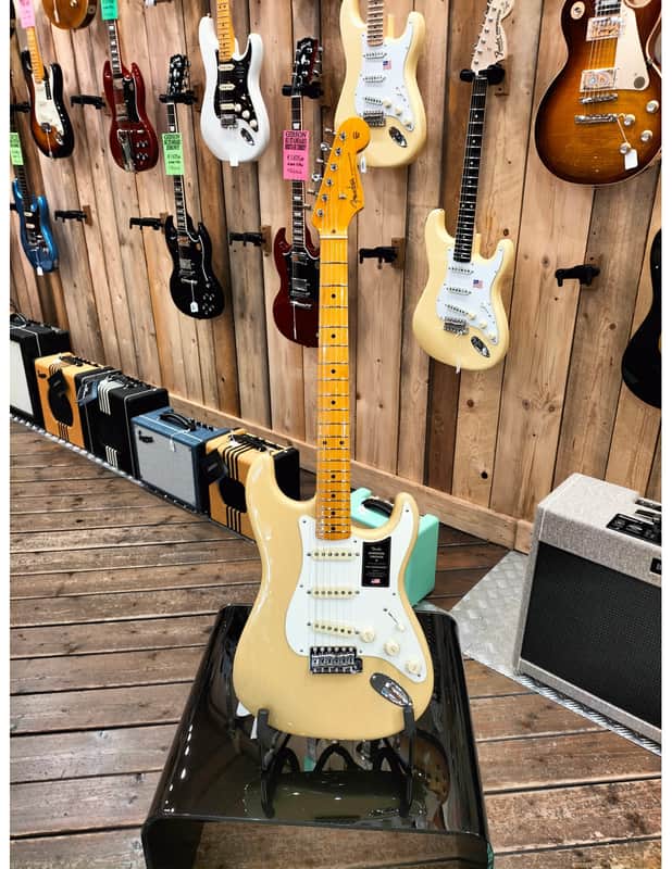 FENDER American Vintage II 1957 Stratocaster, Maple Fingerboard