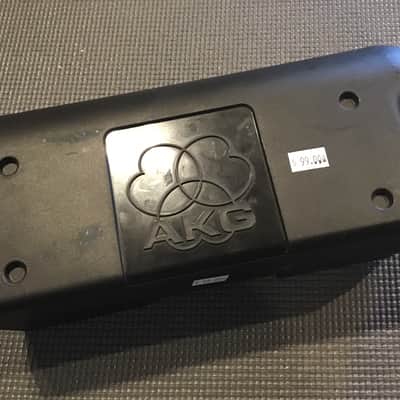 AKG D770 Emotion Series Vintage Dynamic Vocal Microphone image 2