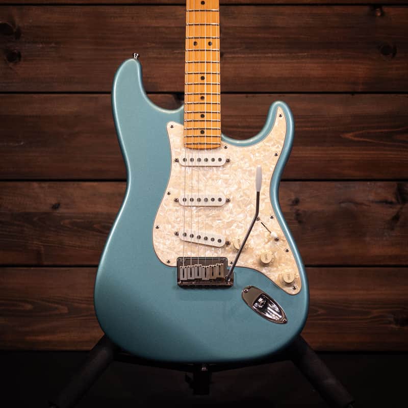 1997 Fender American Roadhouse Stratocaster – Teal Green Metallic