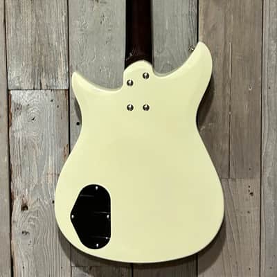 New Gretsch Electromatic CVT Bass Double-Cut Medium Scale Electric Bass Vintage White, Support Brick & Mortar Music Shops Buy it Here and Be Happy ! image 9