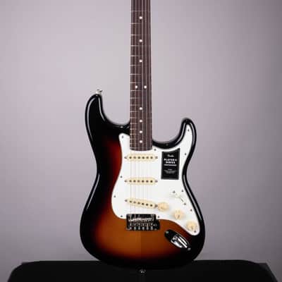 Fender Player II Stratocaster - 3-Color Sunburst with Rosewood Fingerboard image 2