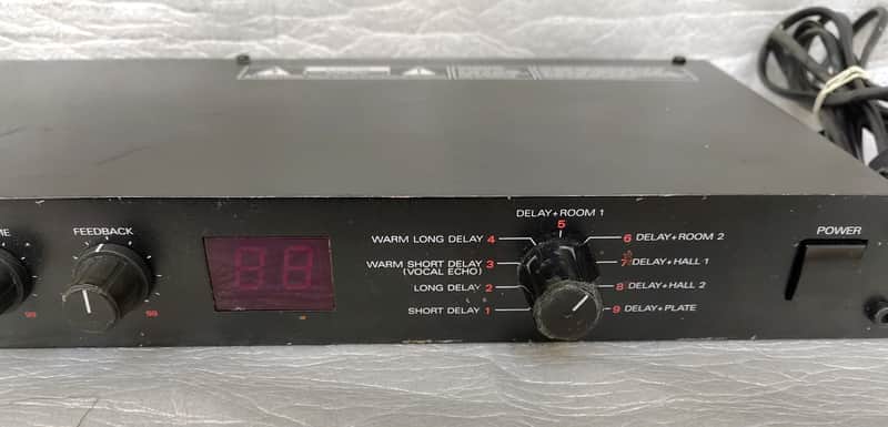 Roland RE-800 90's Digital Echo 1U Rack Effects - 220V | Reverb