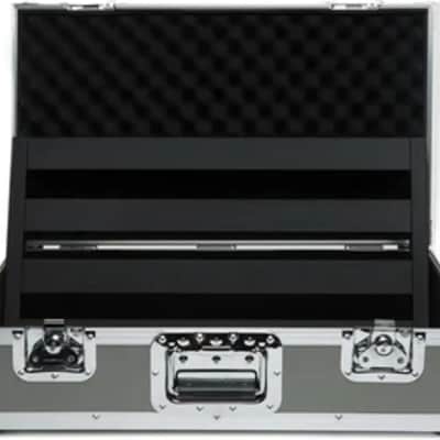 Pedaltrain Classic 2 Pedalboard, 24" x 12.5" w/ Tour Case image 7