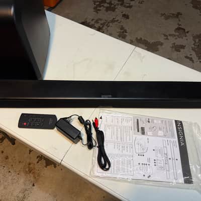 Insignia NS-SB515 Soundbar W/ Wireless Subwoofer 2.1 Channel 45W Black COMPLETE image 2
