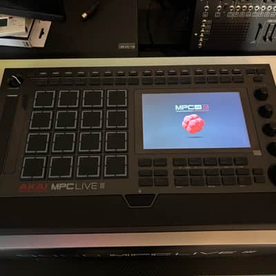 Akai MPC Live III Standalone Sampler / Sequencer 2025 - Present - Black image 2