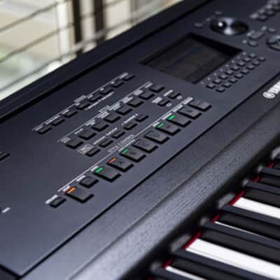 Yamaha DGX670 88-Key Portable Grand Piano (Black) image 4