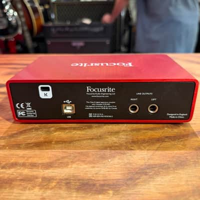 Focusrite Scarlett 2i2 USB 2.0 Audio Interface image 2