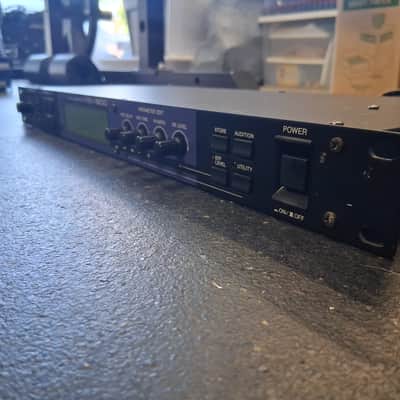 Yamaha  REV500 image 2