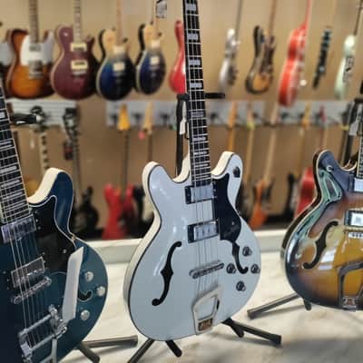 Hagstrom Viking Bass VIKB Simi-Hollow ArchTop  2022 White Gloss image 11