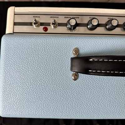 Supro Amulet 1614 RT 1 x 12-inch 15-watt Tube Combo Amp - Trinidad Blue and Cream image 3
