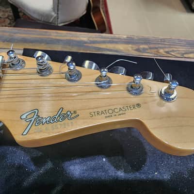 Fender Standard Stratocaster with S1 Tremolo with Maple Fretboard MIJ 1984 - 1987 - Candy Apple Red image 11