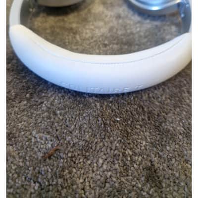 Solitaire T - Headphones - Like New w/ Original Box image 2