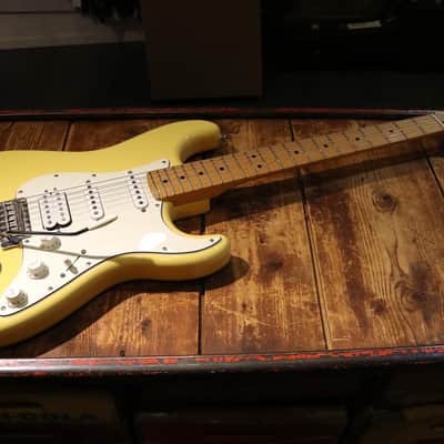 Fender Player Stratocaster HSS with Maple Fretboard 2018 - 2024 - Buttercream image 2