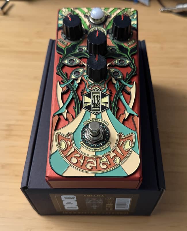 Beetronics Abelha Tropical Fuzz Custom 2026 image 1