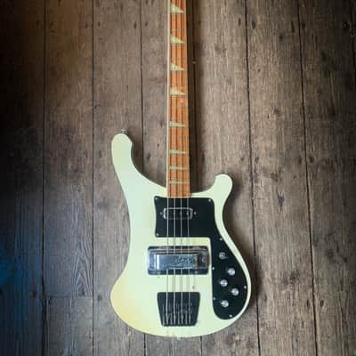 1977 Rickenbacker 4001 Bass in White finish & Hard shell case image 2