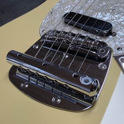 Fender American Mustang BRAND NEW 75th ANNIVERSARY Performer Vintage White 60s Kurt Cobain vibes USA Electric Guitar image 11