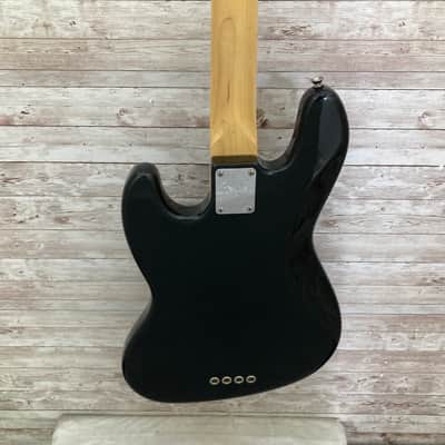 Used 2004 Fender American Series Jazz Bass with Maple Fretboard image 11