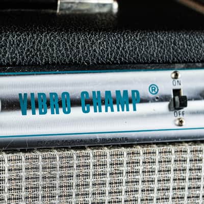 1975 Fender Vibro Champ 6-Watt 1x8? Guitar Combo silverface image 5
