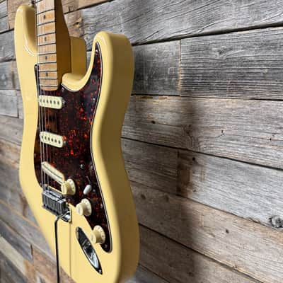 Fender American Standard Stratocaster 60th Anniversary Edition with Maple Fretboard 1996 - 1997 - Vintage White image 2