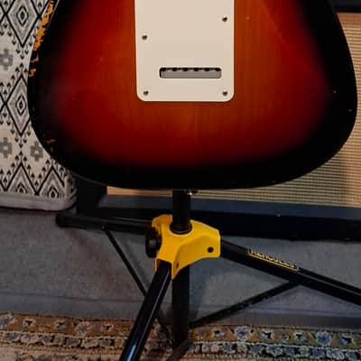 Fender Highway One Stratocaster with Rosewood Fretboard 2010 - 3-Color Sunburst image 8