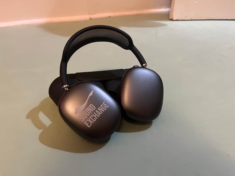 Apple AirPods Max USBC image 1