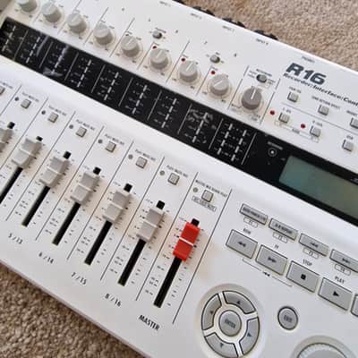 Zoom R16 USB Audio Interface / Digital Multitrack Recorder / Control Surface 2010s - White image 4