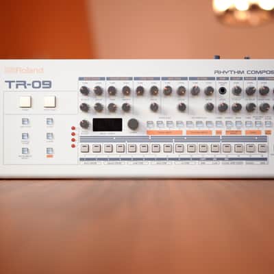 Roland TR-09 Rhythm Composer 2017 - Present - White